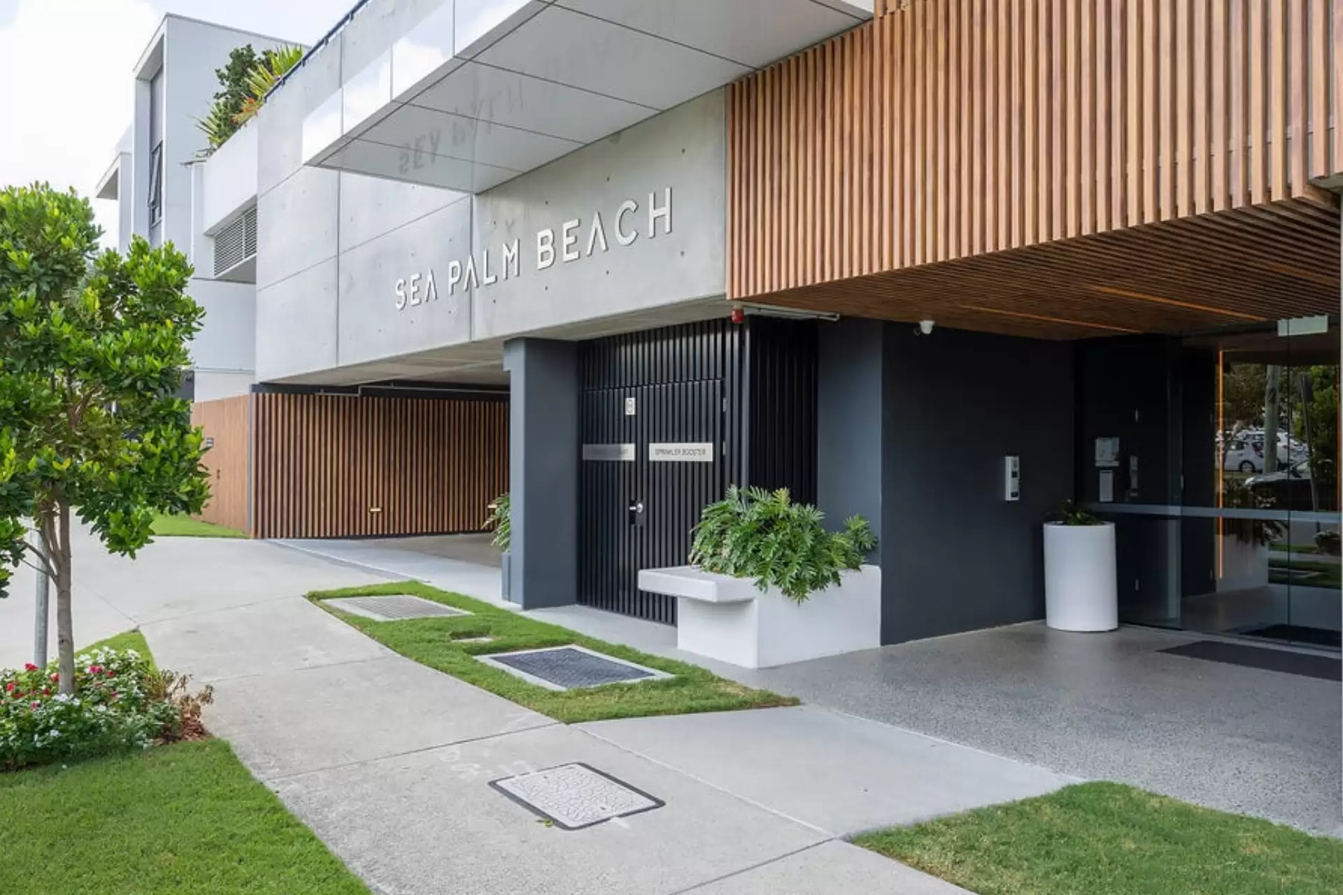 Photo #11: 506/16 Seventh Avenue, Palm Beach - Sold by Drew Property Group