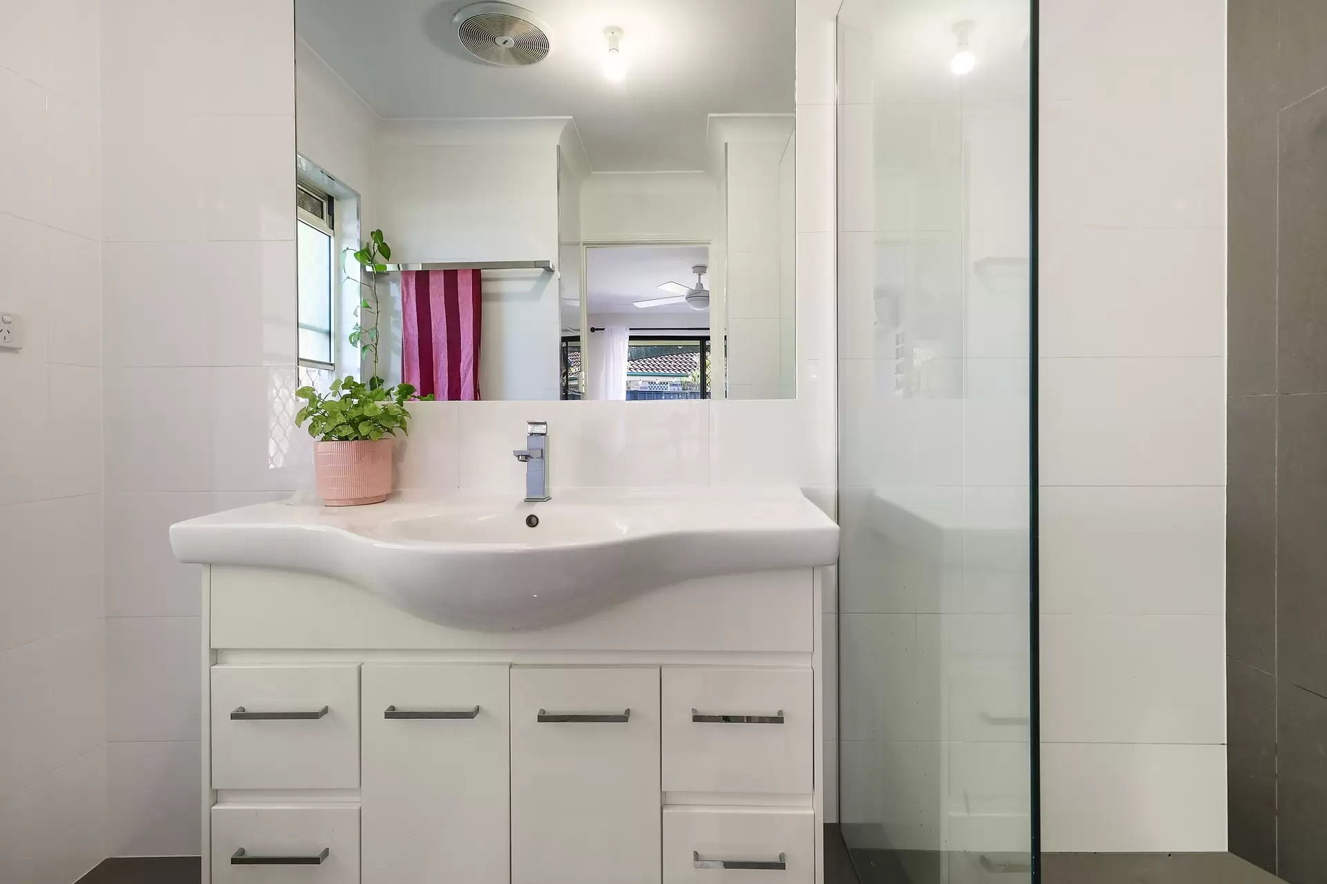 Photo #13: 1/35 Thornleigh Crescent, Varsity Lakes - Sold by Drew Property Group
