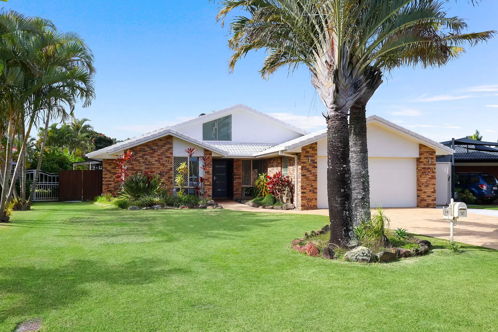Photo #2: 10 Blackbean Court, Elanora - Sold by Drew Property Group