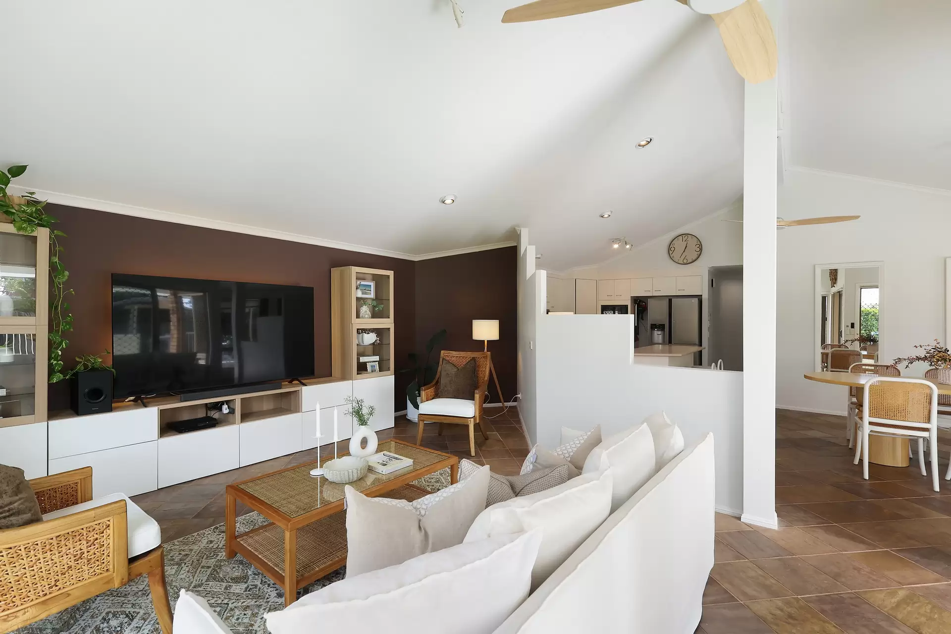 Photo #10: 10 Blackbean Court, Elanora - Sold by Drew Property Group